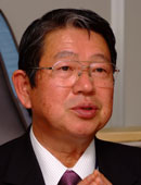 菅野孝志氏