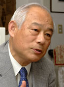 田代洋一氏