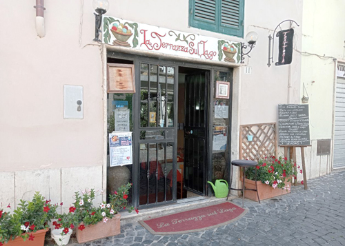 トラットリアLa-Terazza-su-Lago-の入り口