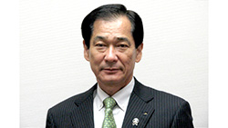 山野徹　氏