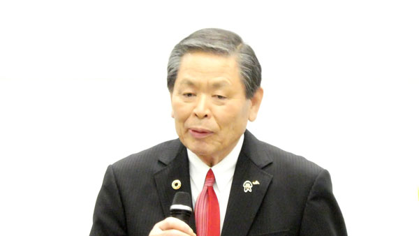 次の100年に向けてスタートしよう　新キャラクタ青江伯夫会長