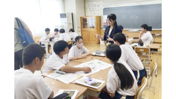 秩父市内中学校で木育授業を実施　農林中金.jpg