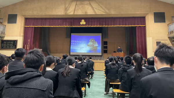 洛南中学で行われた講演会