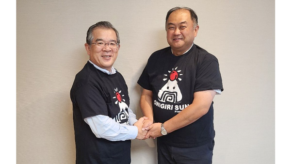 資本業務提携を締結したヤマタネの河原田岩夫社長（左）とKCFの村田悟社長