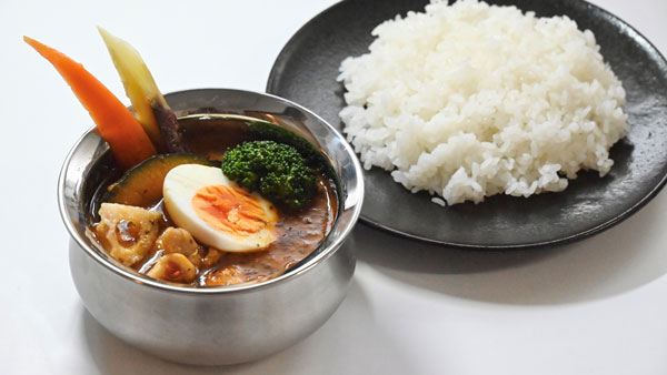 プリンセスサリーを楽しむスープカレー（単品：税込1200円、市民割：税込900円）