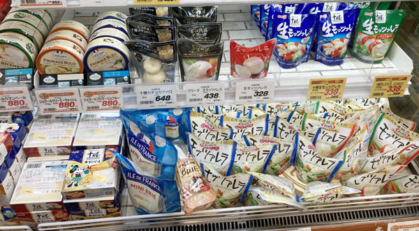 北海道産ナチュラルチーズの需要拡大は今後の道内酪農振興に欠かせない(首都圏のスーパーで)
