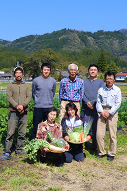 ＪＡ下郷の有機野菜生産出荷組合に新たに加わった7人のメンバー