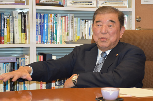 少年時代を思い出しながら「楽しいところには人は集まる」と地域創生2.0への思いを語る石破茂前首相