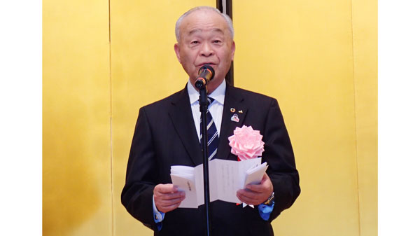 受賞ＪＡを代表してあいさつするＪＡ晴れの国岡山の内藤敏男・代表理事組合長