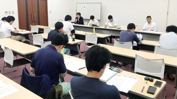 加工用契約栽培キャベツ出荷販売反省会の様子