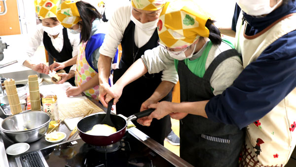 フライパンでたまご焼に挑戦