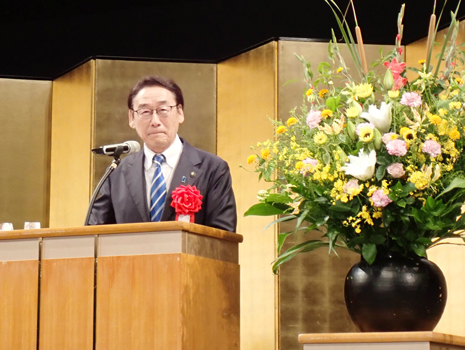 ＪＡいちかわ准組合員の集いであいさつする田中甲市川市長