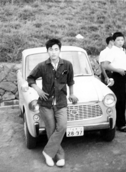 初めての愛車、ダイハツ「コンパーノ」（昭和42〈1967〉年頃）