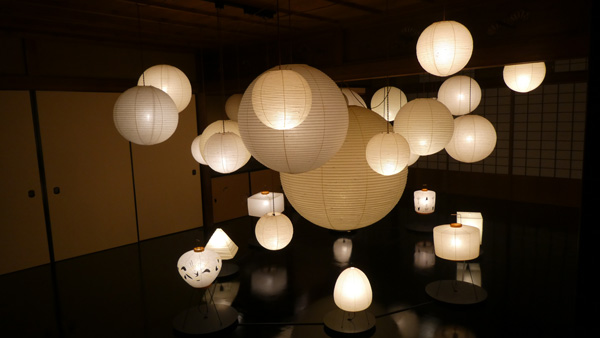 美濃和紙の提灯がインテリアに
