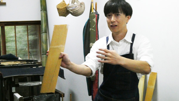 長和傘の骨師の前田健吾さん
