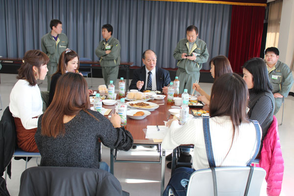 農村女性を対象とした地区別懇談会や女性の会を実施