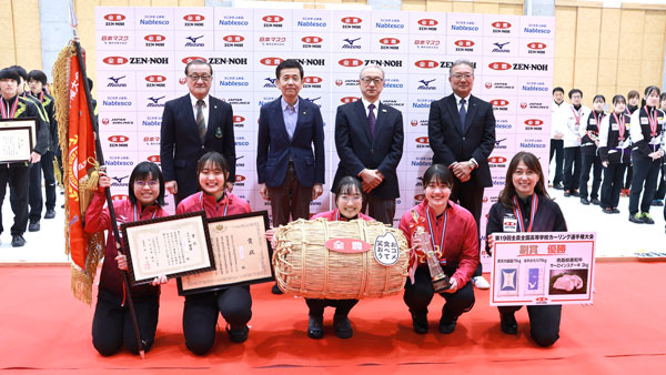 女子優勝チームの「北海道選抜」