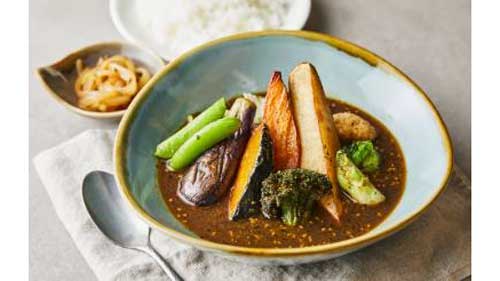 人気メニューの「採れたて野菜のスープカレー」