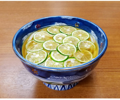 「すだち冷かけうどん」（イメージ）