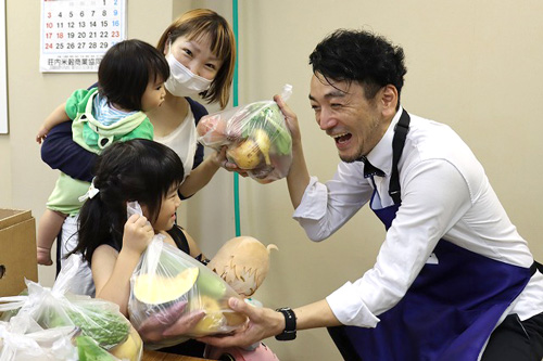 子どもたちに元気と笑顔を　産直会員が旬の農産物を提供　ＪＡ鶴岡