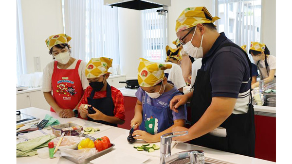 8月に実施した「全農親子料理教室」