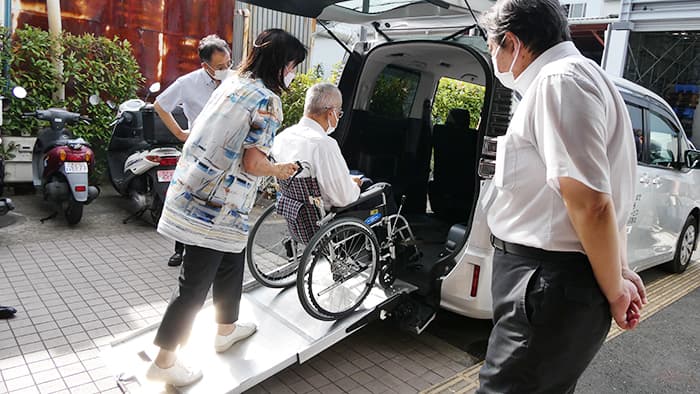 福祉クラブ生協の介護実演（横浜市で）