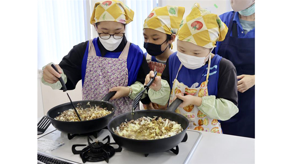 国産農畜産物で料理作りに挑戦「全農みんなの子ども料理教室」開催　ＪＡ全農.jpg