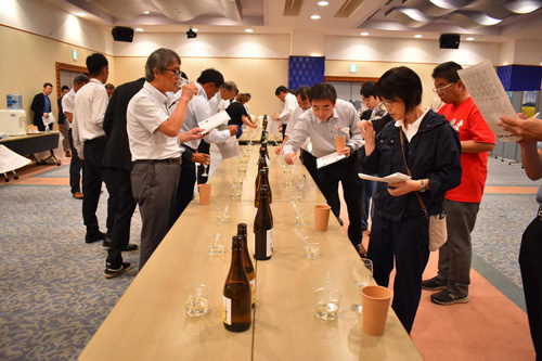 利き酒会の様子