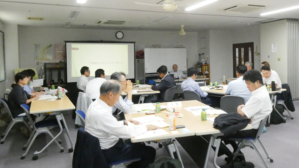 奥村氏の基調講演を聞く参加者