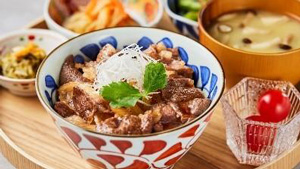 「長崎和牛の牛すき丼」フェア期間中は＋100円でお肉を1.5倍に増量