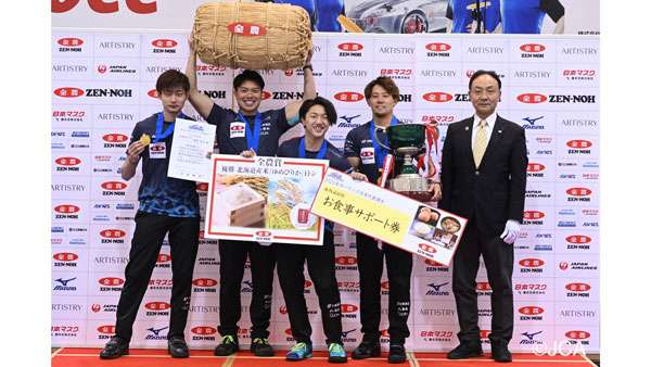 男子優勝の「SC軽井沢クラブ」