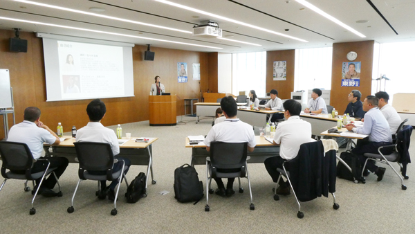 実践的な手法を解説する佐々木氏