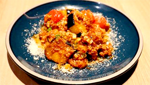 夏秋なすとミニトマトのボロネーゼ 風