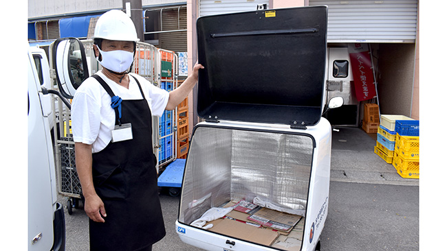 町内どこでも届ける配達用三輪スクーター