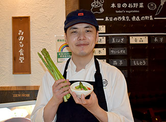 「みのる食堂 三越銀座店」の佐藤料理長