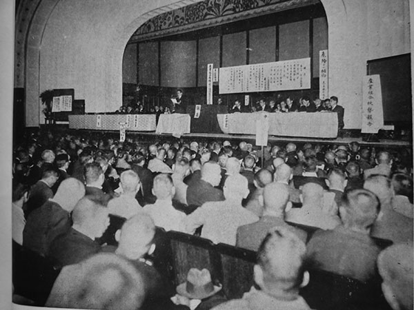大会の呼び物になった千石の情勢報告（1927年）
