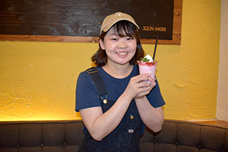 「みのりカフェ三越銀座店」の小林みのり店長