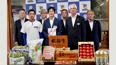 県岐阜商に県産農畜産物を贈呈　甲子園での健闘を祈念　ＪＡぎふ、ＪＡ全農岐阜