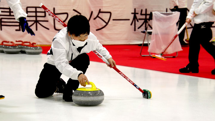 小学生カーラーが、白熱した試合を繰りひろげた