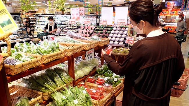 Ａコープ内の生産者直売コーナーの野菜は新鮮さで定評