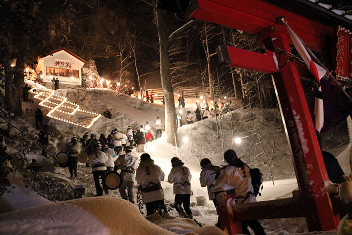 450年の奇習、相馬の沢田ろうそく祭