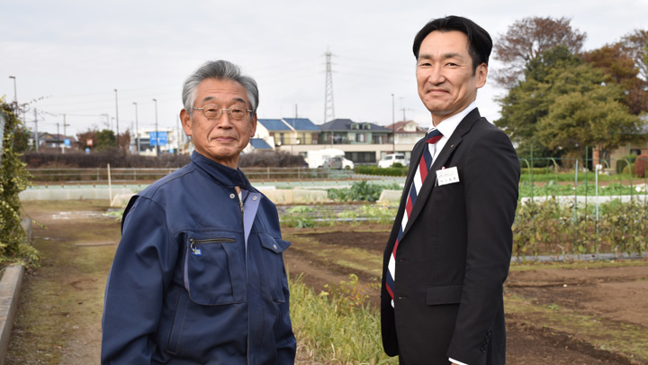青木隆夫さん(左）と井口敬章課長