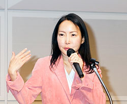 第61回ＪＡ全国女性大会記念講演　 「ＴＰＰの罠―未来は女性が守り抜く！」 堤未果氏 