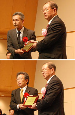 27年度地域営農ビジョン全国推進大会　農事組合法人ＮＡセンターの馬場均・代表理事（上）、ＪＡつがる弘前の工藤文明・代表理事専務（下）