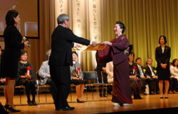 志村源太郎記念賞を受賞した中村巴さん