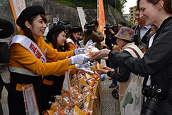 結婚38周年夫婦「これからも仲良くやっていきたい」 オレンジデーイベント ＪＡ全農えひめ
