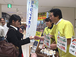 おにぎり配布でＰＲ 石川 「コシ」販売始まる