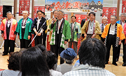 市町村の首長がそろい、あいさつするＪＡ会津よつばの長谷川組合長