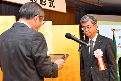 「総合の部」準大賞のＪＡなんすん（静岡県）の岡田晃一代表理事組合長