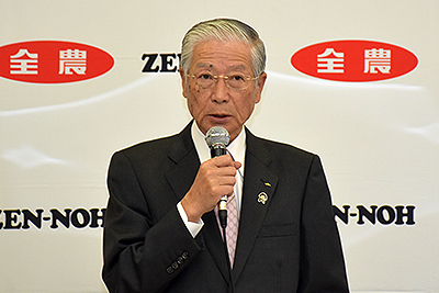 記者会見を行う長澤ＪＡ全農会長